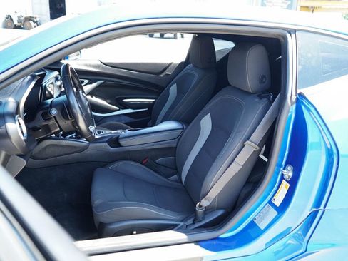 Used 2016 Chevrolet Camaro LT w/ Technology Package image 8