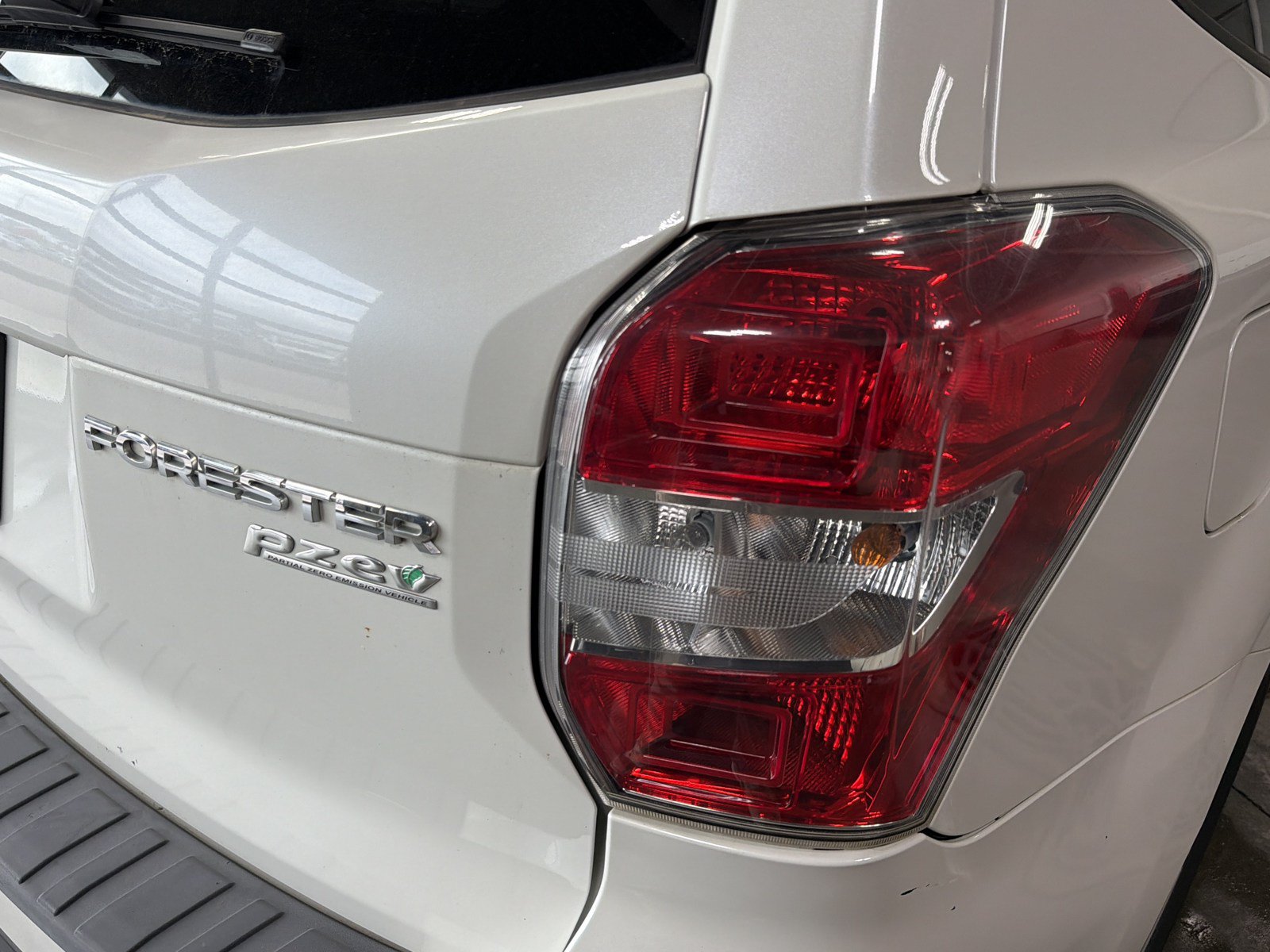 Used 2016 Subaru Forester 2.5i Premium w/ Popular Package #2 AWD/4WD image 11