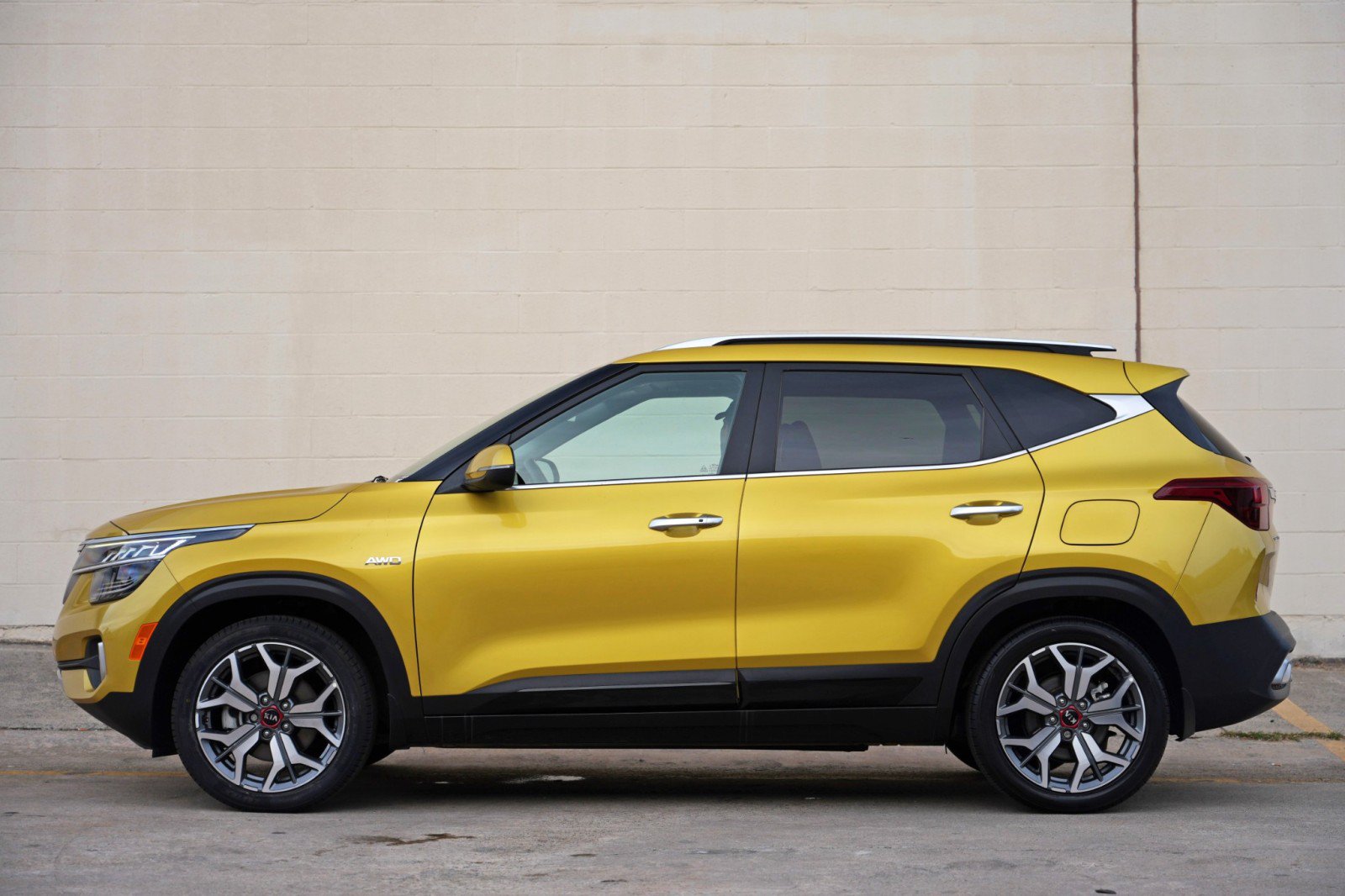 Used 2021 Kia Seltos SX w/ SX Sunroof Package AWD/4WD image 8