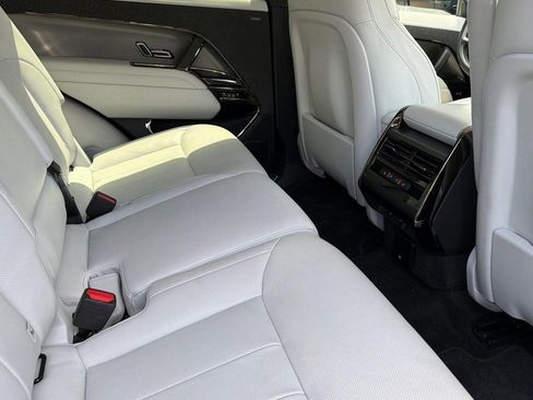 Used 2023 Land Rover Range Rover Sport SE AWD/4WD image 31