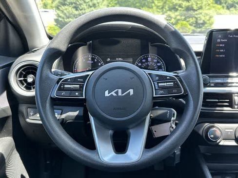 Used 2024 Kia Forte LXS w/ LXS Technology Package FWD image 7