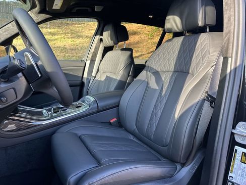 New 2026 BMW X7 M60i image 13