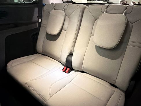 New 2026 Lincoln Aviator AWD image 18