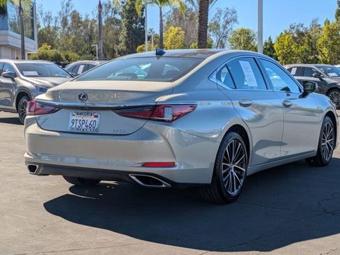 Used 2025 Lexus ES 350 w/ Premium Package image 5