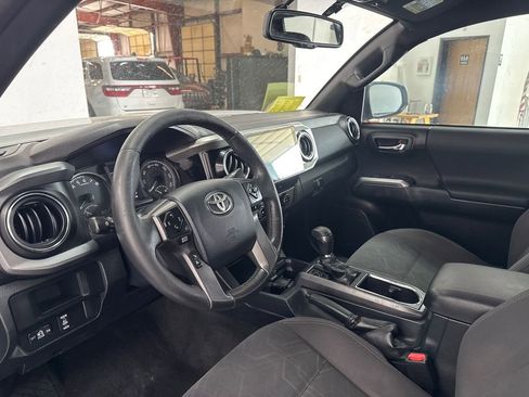 Used 2016 Toyota Tacoma TRD Off-Road w/ Towing Package image 8