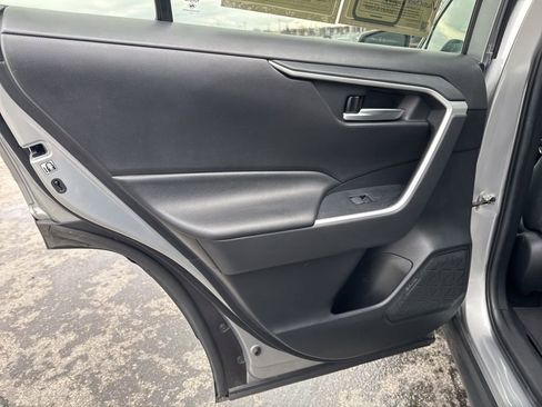 Used 2020 Toyota RAV4 XLE image 32
