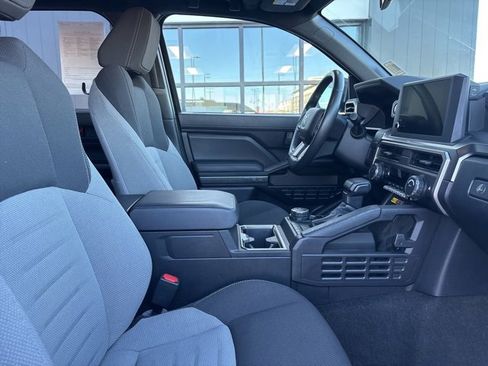 Used 2025 Toyota 4Runner TRD Off-Road image 11