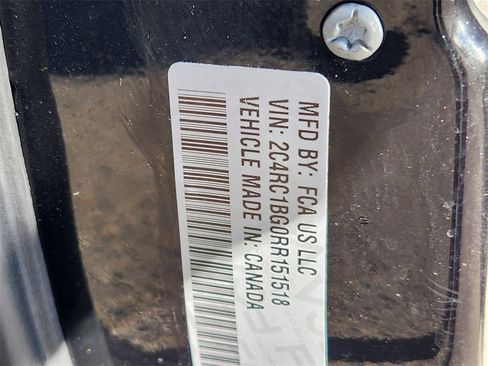 Used 2024 Chrysler Pacifica Touring-L image 24