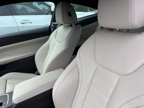 Used 2024 BMW 430i Coupe w/ M Sport Package RWD image 16
