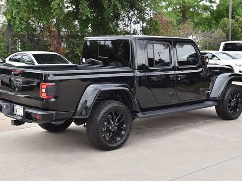 Used 2022 Jeep Gladiator Overland AWD/4WD image 5