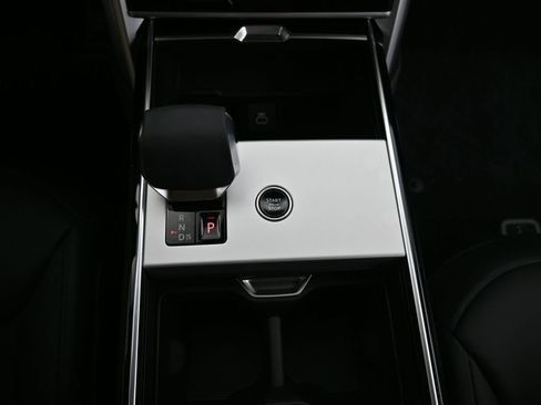 New 2025 Land Rover Range Rover SE AWD/4WD image 28