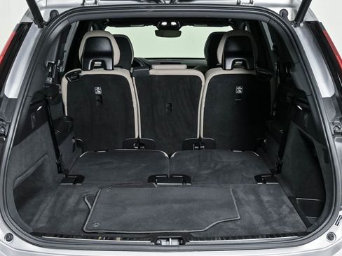 Certified 2025 Volvo XC90 B5 Plus AWD/4WD image 33