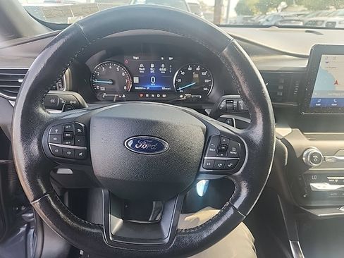 Used 2020 Ford Explorer XLT w/ Equipment Group 202A AWD/4WD image 21