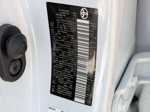 Used 2024 Toyota Corolla LE image 30