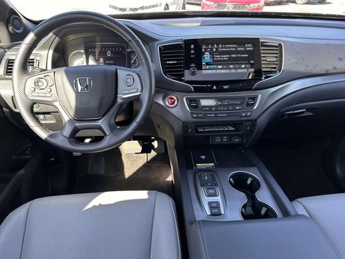 Used 2025 Honda Passport EX-L image 17