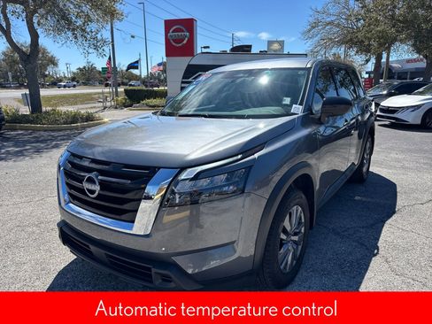 Certified 2024 Nissan Pathfinder S image 2