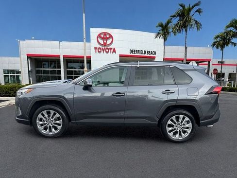 Used 2023 Toyota RAV4 XLE Premium FWD image 4