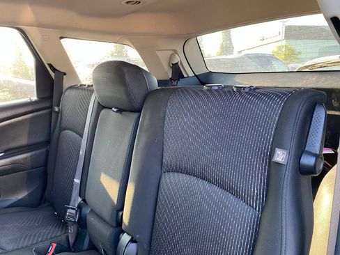 Used 2020 Dodge Journey SE w/ SE Popular Equipment Group FWD image 10