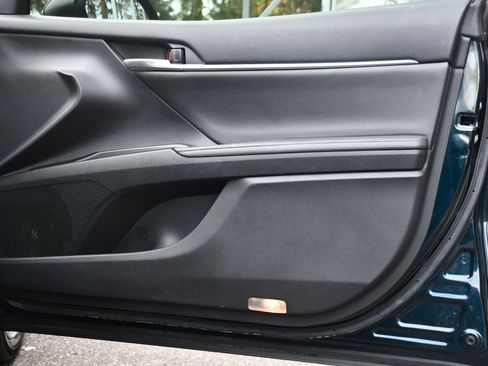 Certified 2019 Toyota Camry XLE image 18