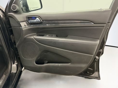 Used 2020 Jeep Grand Cherokee Overland AWD/4WD image 35