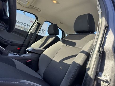 Used 2014 Ford Focus SE w/ SE Winter Package image 7