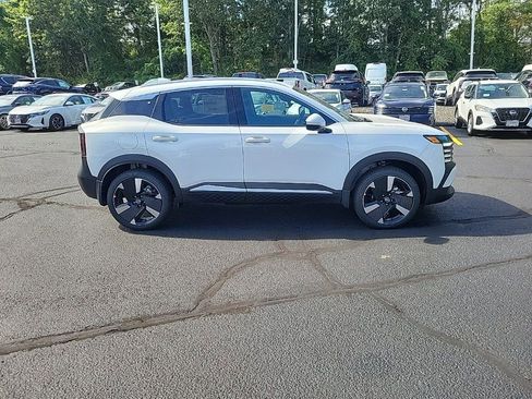 Used 2025 Nissan Kicks SR image 6