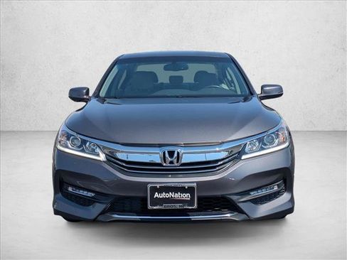 Used 2017 Honda Accord EX-L image 2