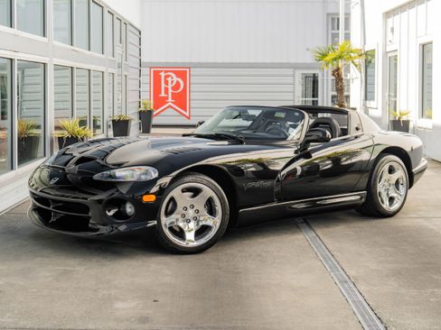 Used 2000 Dodge Viper RT/10 RWD image 2
