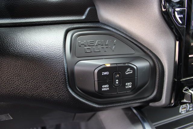 Used 2025 RAM 2500 Laramie AWD/4WD image 26