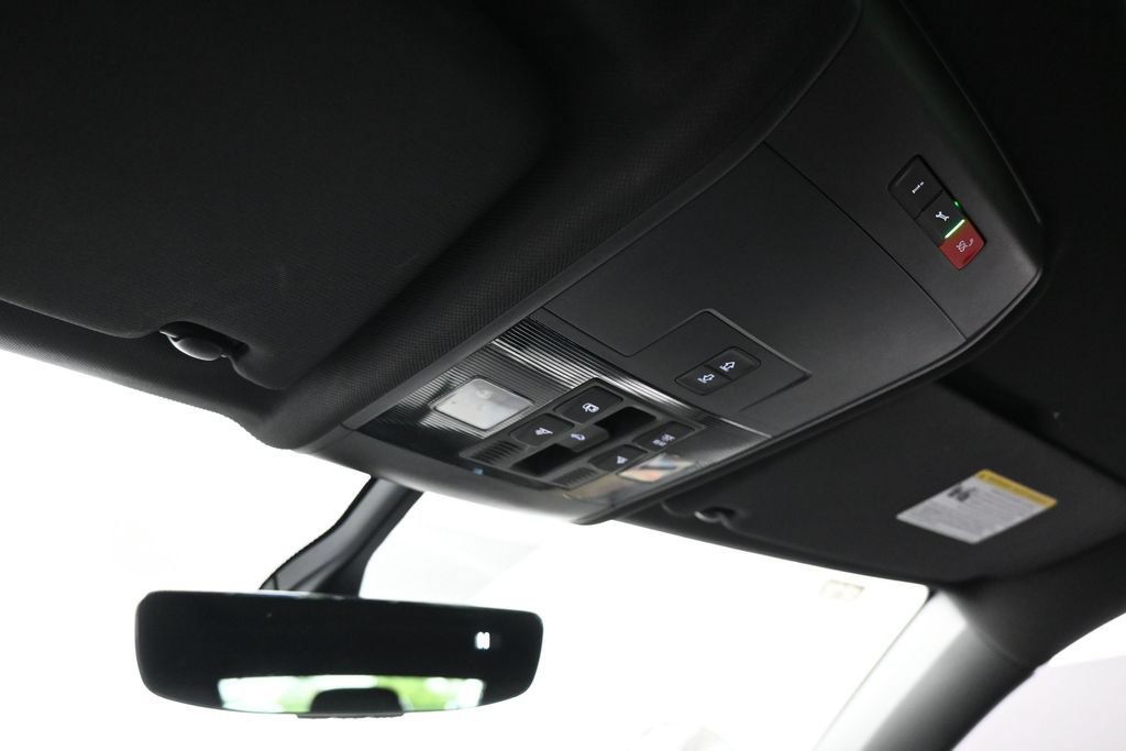 Used 2021 Volkswagen Atlas Cross Sport SE w/ Panoramic Sunroof Package FWD image 24