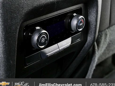 Certified 2025 Chevrolet Traverse LT FWD image 18