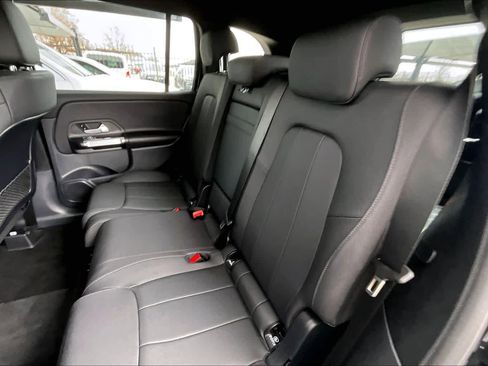 Used 2025 Mercedes-Benz GLB 250 image 19