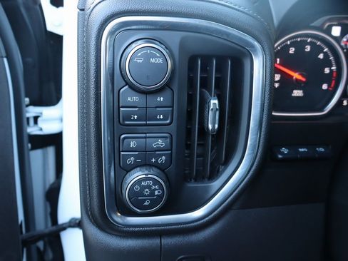 Used 2020 Chevrolet Silverado 1500 High Country w/ Technology Package image 8