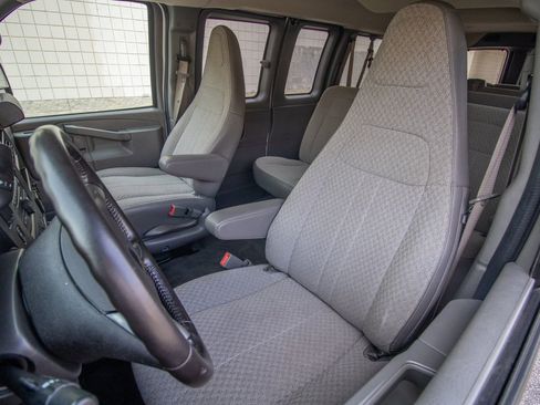 Used 2017 Chevrolet Express 3500 LT w/ LT Preferred Equipment Group image 14