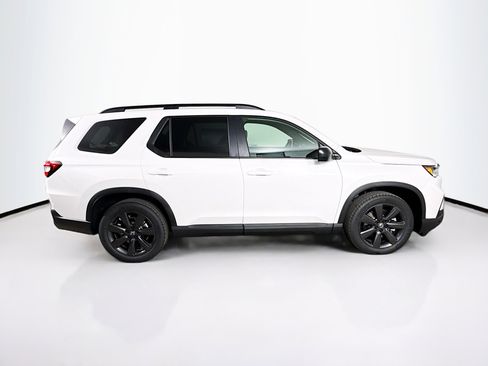New 2025 Honda Pilot Sport image 2