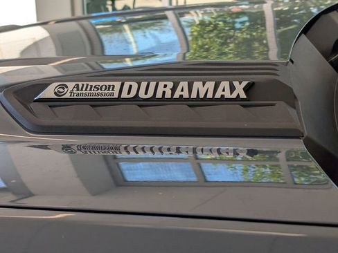 Used 2025 Chevrolet Silverado 2500 Custom w/ Custom Value Package image 6