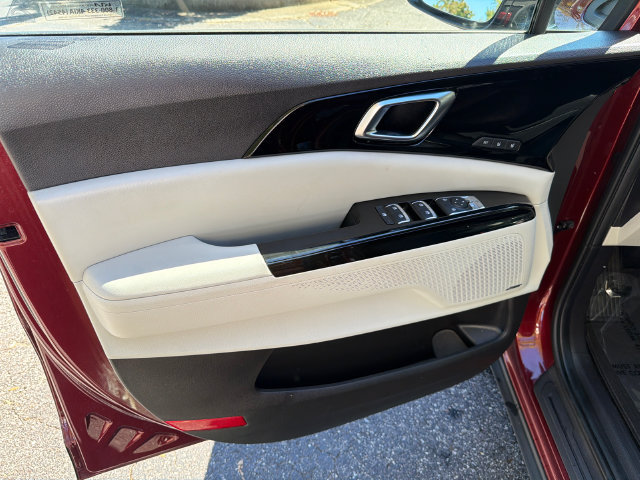 Used 2023 Kia Carnival SX Prestige FWD image 12