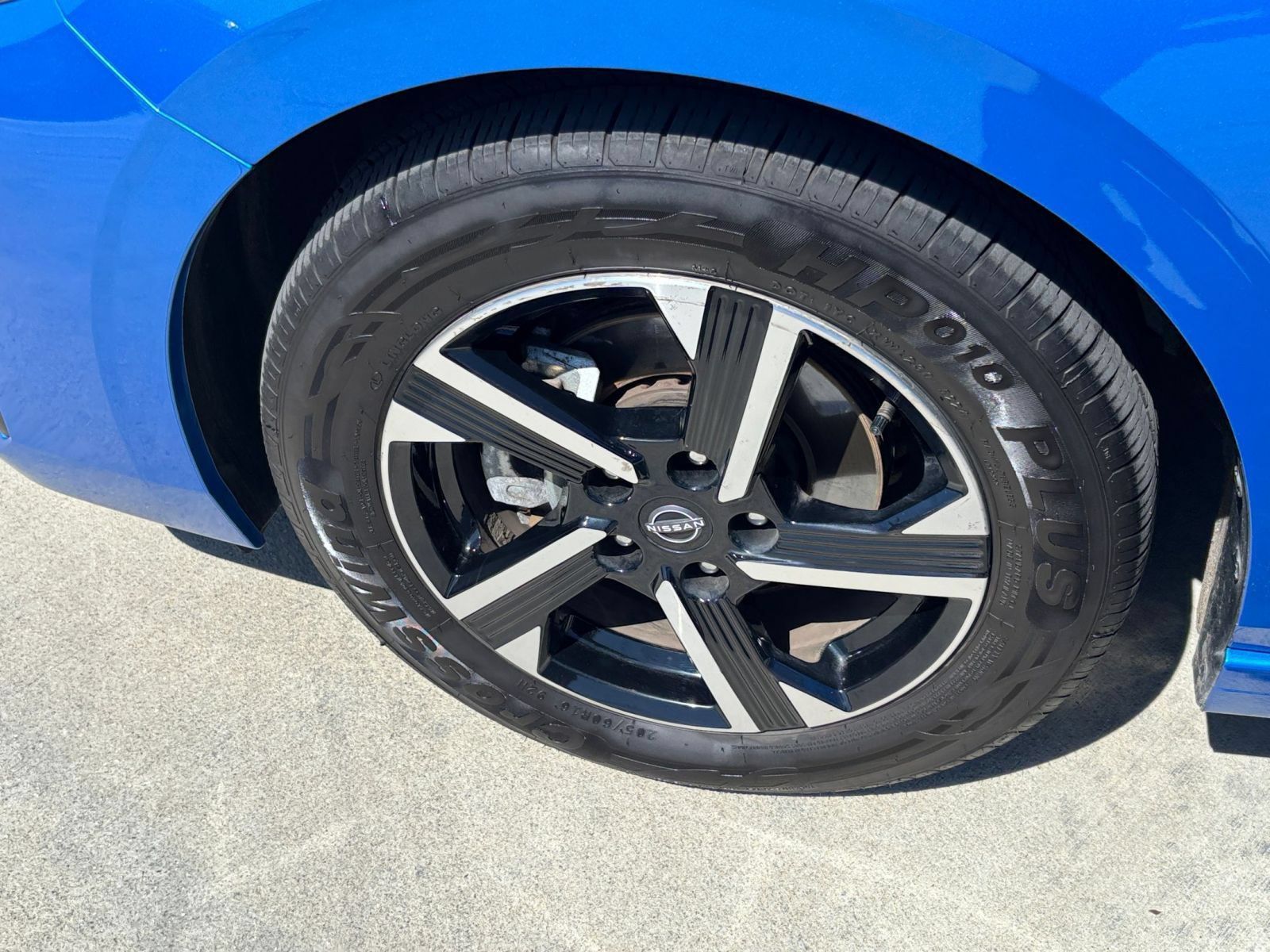 Used 2025 Nissan Sentra SV FWD image 30