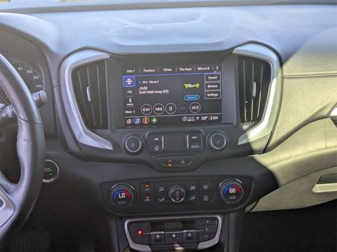 Used 2023 GMC Terrain SLT image 21