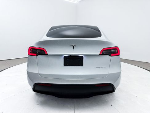 Used 2023 Tesla Model Y Long Range image 14