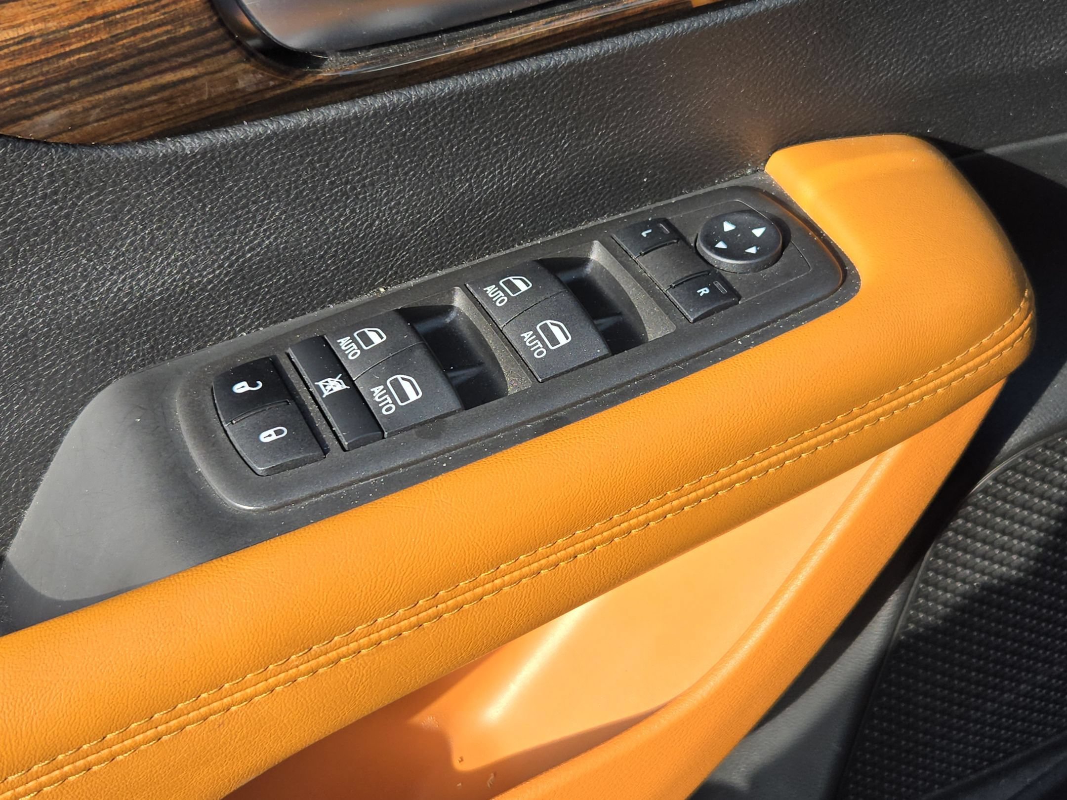 Used 2022 Chrysler Pacifica Pinnacle FWD image 11