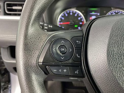 Used 2022 Toyota RAV4 LE image 15