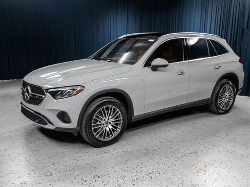 New 2026 Mercedes-Benz GLC 300 image 1