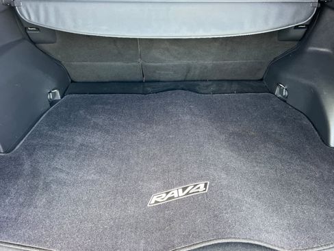 Used 2021 Toyota RAV4 Limited image 16