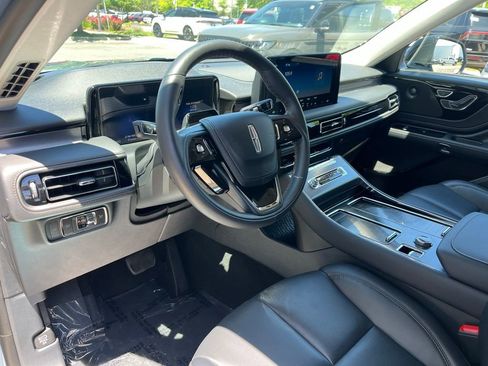 Used 2026 Lincoln Aviator AWD image 25