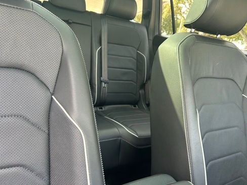 Used 2024 Volkswagen Tiguan SEL R-Line image 41
