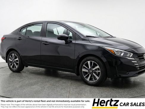 Used 2025 Nissan Versa SV image 1