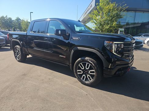 Used 2024 GMC Sierra 1500 AT4 w/ Technology Package AWD/4WD image 3
