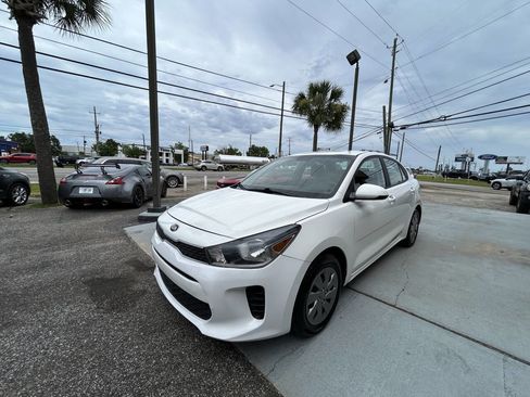 Used 2020 Kia Rio S FWD image 2