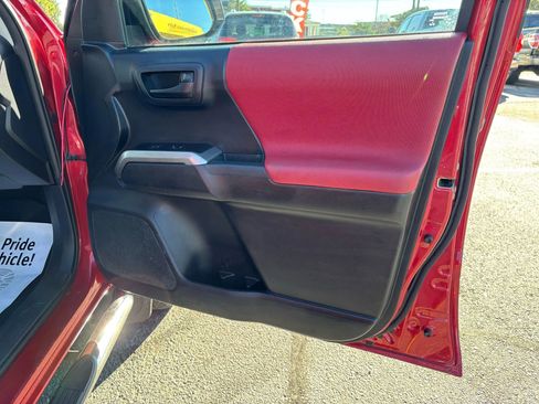Used 2017 Toyota Tacoma SR5 image 19